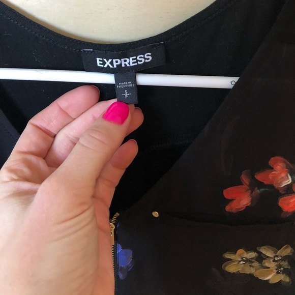 Zip Front Floral Tank - Picture 3 of 5